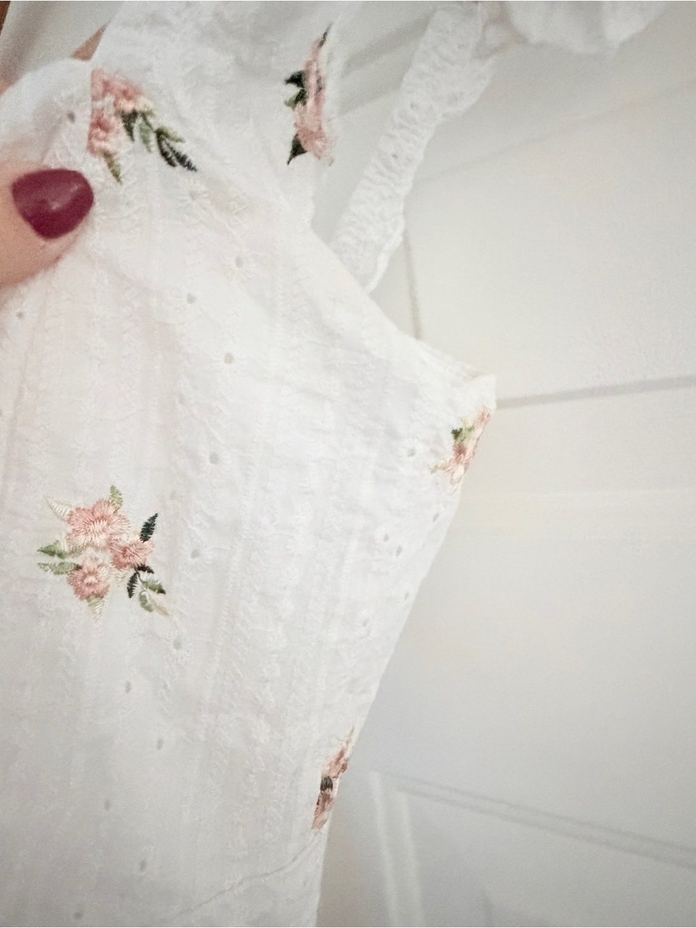 Kirious Los Angeles White Floral Eyelet Bow Back Crop Top. Sz S - Picture 4 of 6